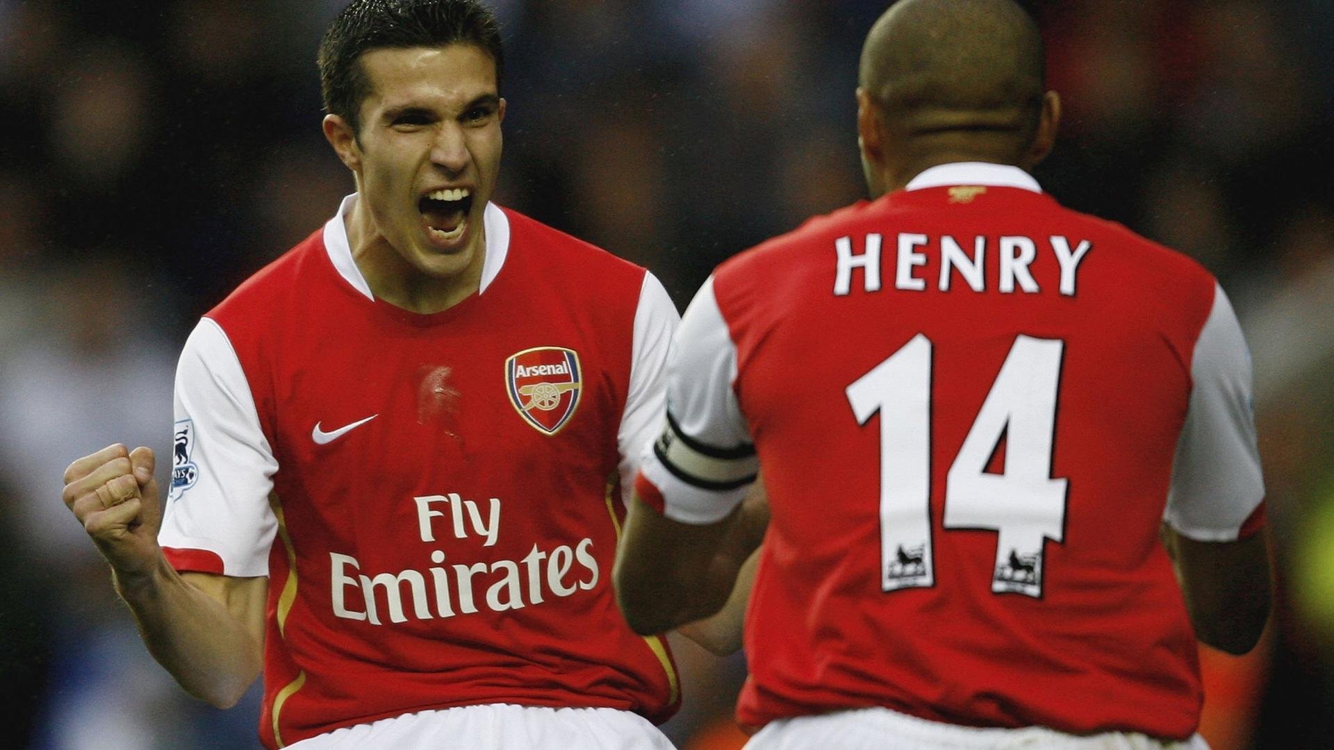 曼联目标明确，冬季转会市场引援动作逐步展开，曼联活动